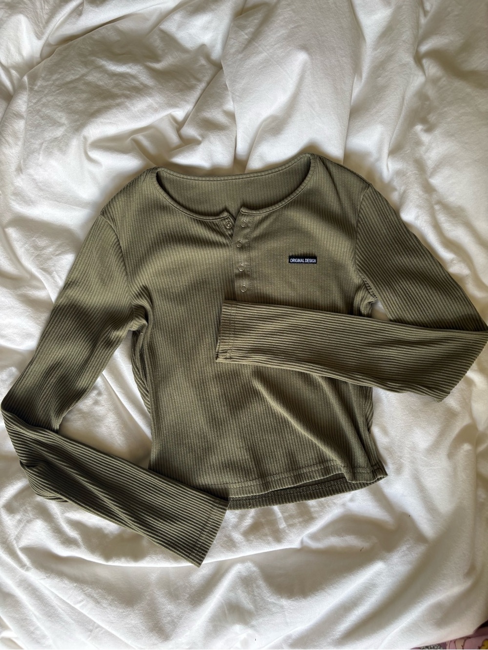 Long-Sleeve Ribbed Henley Top in Olive